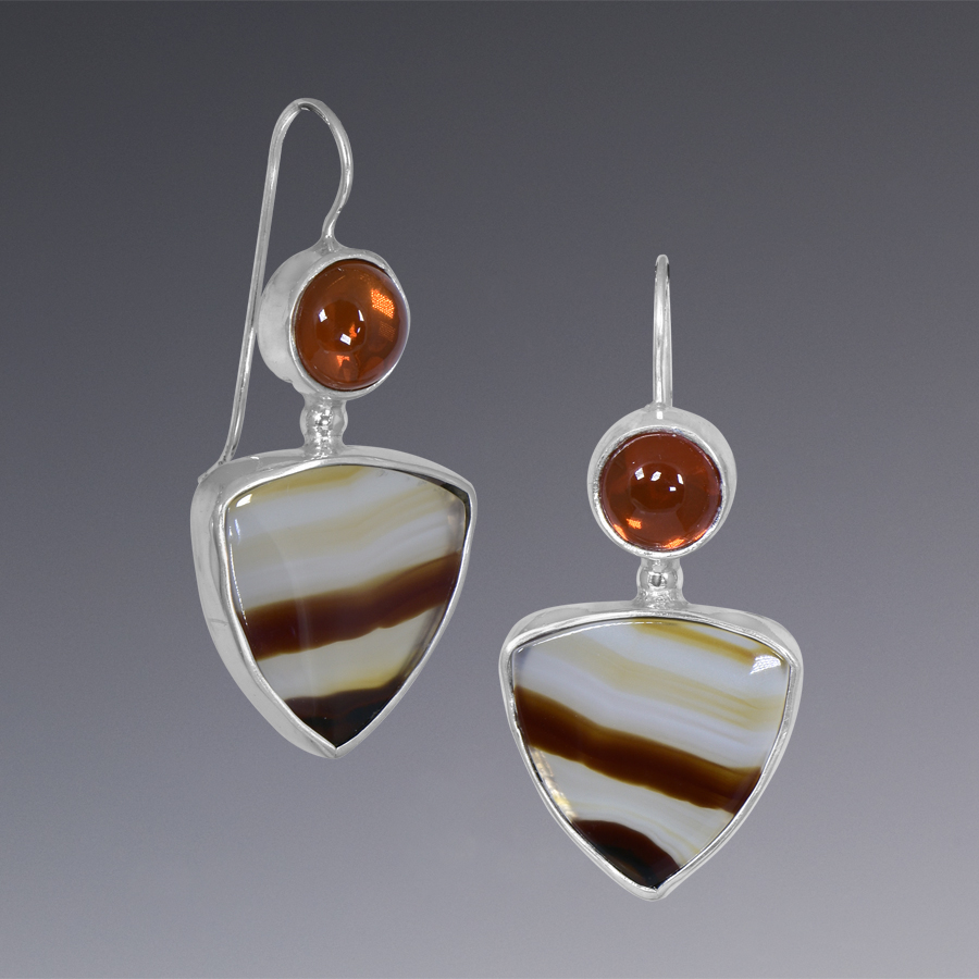 Ellen Buie Niewyk-earrings-green-bullet3x3